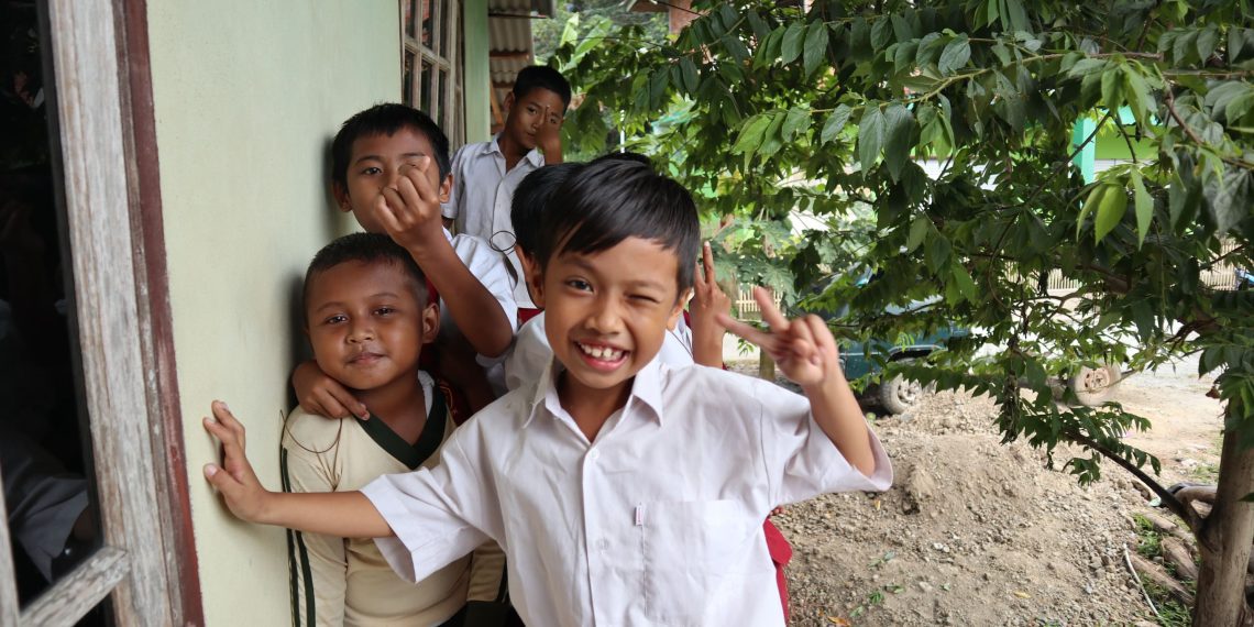 Eka Nusa Bagi Bacaan Kembangkan Digihome untuk Masyarakat Pulau Bawean